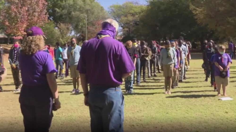 فيديو: فرق الكشافة بجنوب أفريقيا تحتفل باليوم العالمي للفتيان