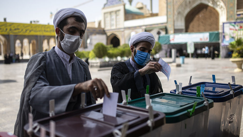 فيديو: بدء الانتخابات الرئاسية الإيرانية بتصويت المرشد الأعلى الإيراني