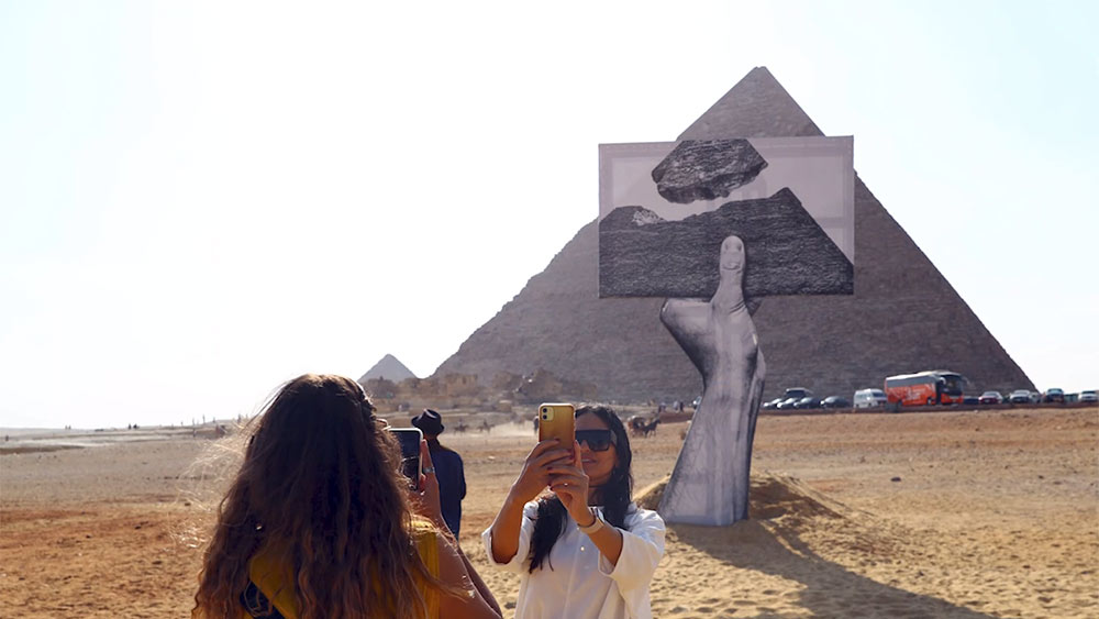 فيديو: مصر تطلق أول معرض دولي للفنون عند أهرامات الجيزة