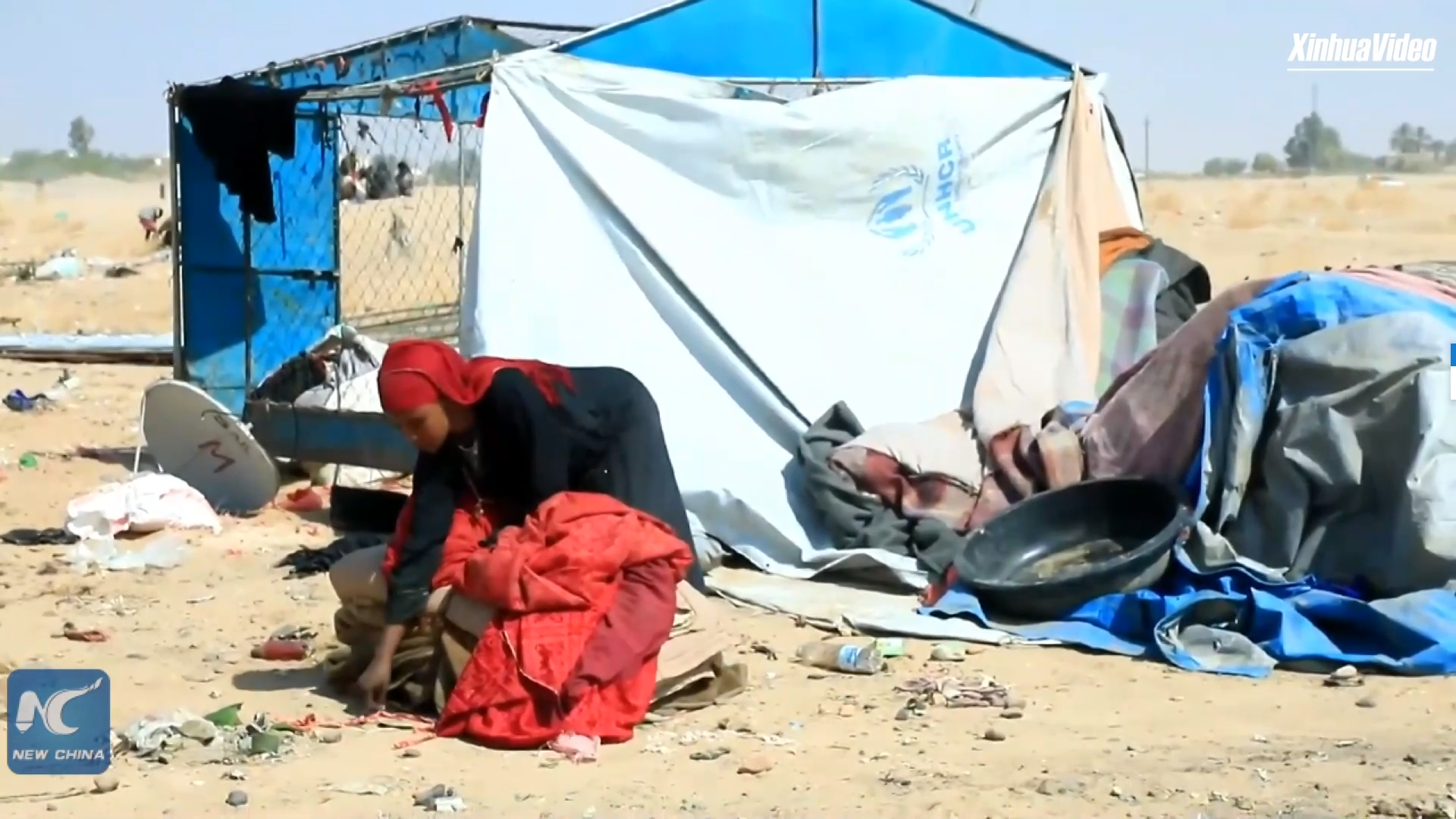 فيديو: نازحون داخليا في مأرب يفرون من مخيمهم مع اشتداد الحرب