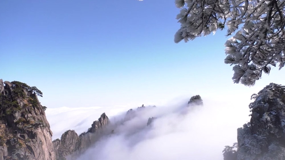 فيديو: مناظر رائعة بعد تساقط الثلوج في جبل هوانغشان