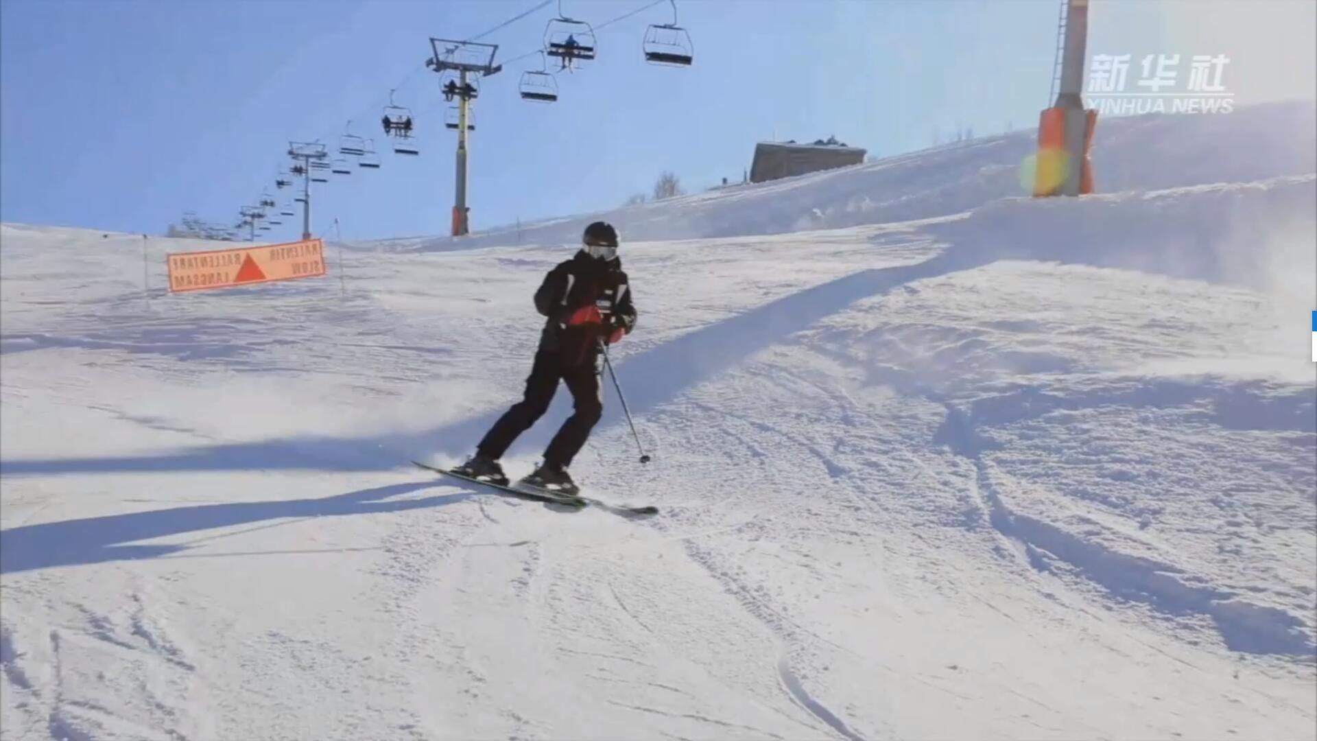 فيديو: الاحتفال بالسنة الجديدة في لبنان من خلال التزحلق على الثلج