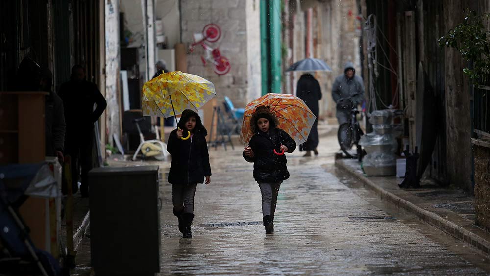 موجة طقس سيء وأمطار على نابلس الفلسطينية
