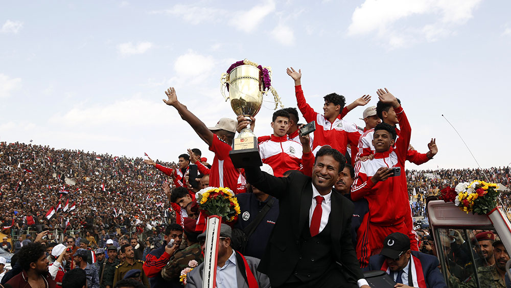فريق كرة القدم اليمني تحت 15 سنة يحتفل بفوزه ببطولة غرب آسيا للناشئين