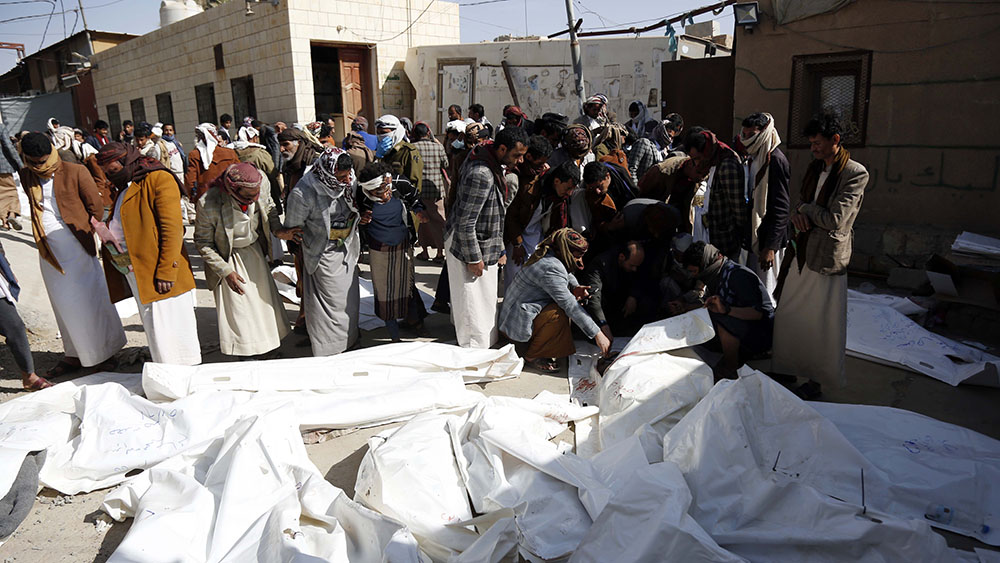 الصورة: جثامين ضحايا ضربة جوية في اليمن