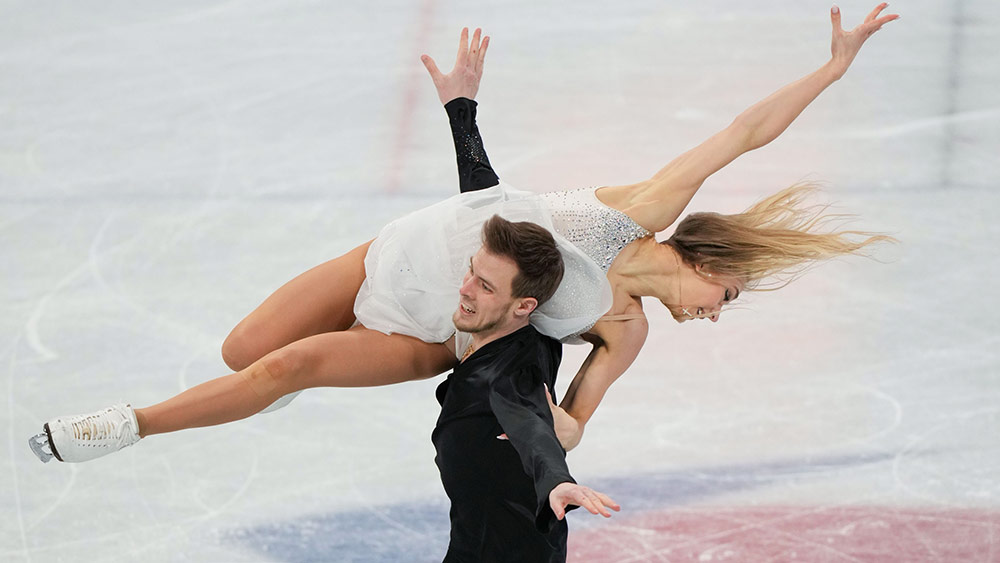 فريق اللجنة الأولمبية الروسية يفوز بذهبية منافسة الفرق للتزلج الفني على الجليد لأولمبياد بكين الشتوي