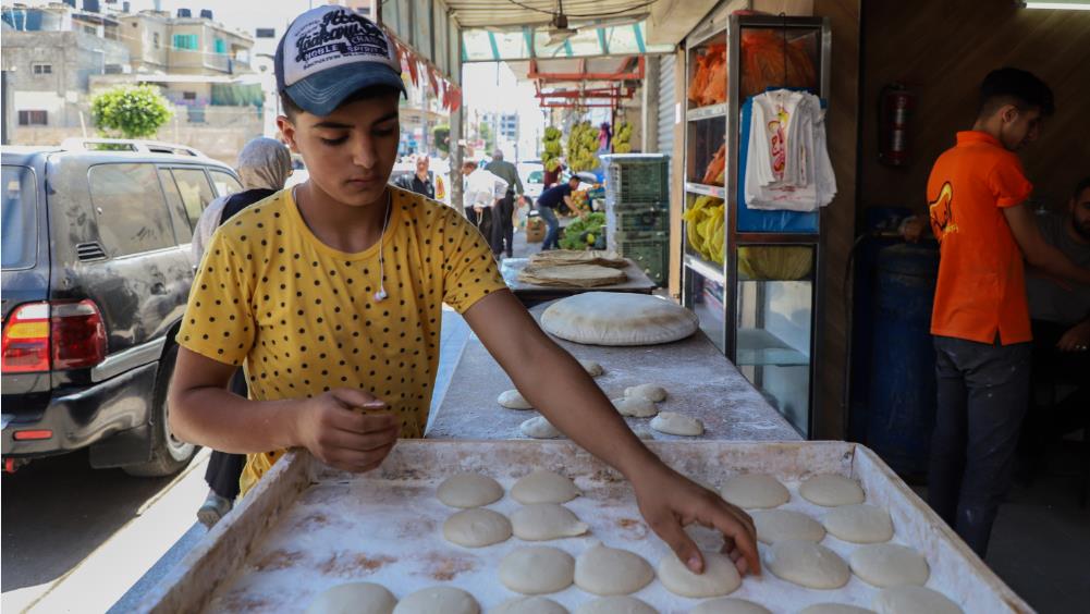صناعة الخبز في غزة