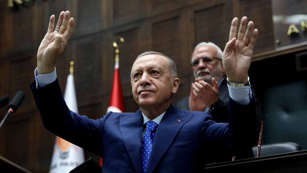 تركيا تهدد بعدم دعم طلب انضمام السويد للناتو ما لم تسلم "إرهابيين"