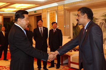 كبير المستشارين السياسيين الصينيين يتعهد بتعزيز التعاون مع الدول العربية