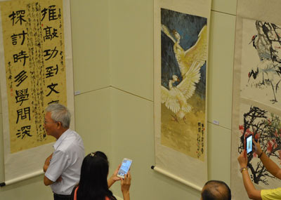 اقامة معرض الخط والرسم للرسام الماليزي الصيني الأصل المشهور ييو سي فو في كوالالمبور