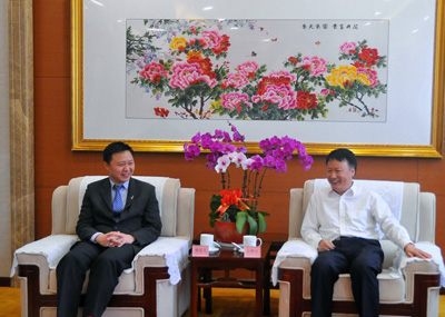 نائب رئيس حكومة منطقة نينغشيا الذاتية الحكم لقومية هوي وانغ خه شان يلتقى مع الوفد التجاري الماليزي