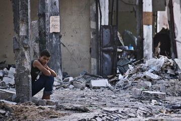 تقرير إخبارى: مخلفات الهجمات الإسرائيلية في غزة تنشر الذعر والقتل رغم توقف الصراع مؤقتا