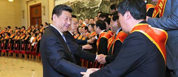 كبار القادة الصينيين يحتفلون بالوحدة بين الجيش والمدنيين