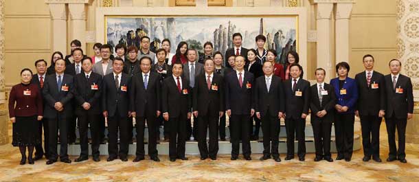 كبير المستشارين السياسيين الصينيين يجتمع مع ممثلين اعلاميين بعد الدورة السنوية