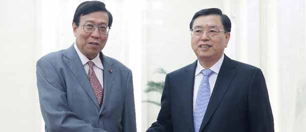 القادة التشريعيون في الصين وتايلاند يتعهدون بتعزيز التعاون في السكك الحديدية