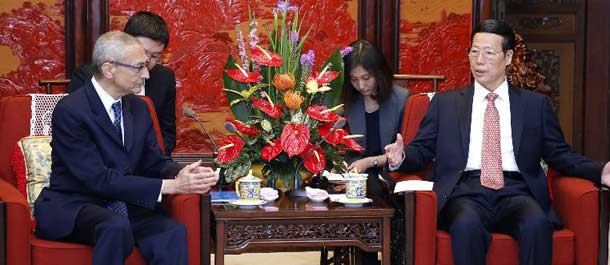 نائب رئيس مجلس الدولة الصيني يلتقي مع مستشارين أمريكيين فى السياسات العامة