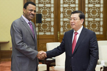 كبير المشرعين الصينيين يجتمع مع رئيس المجلس الاتحادى الاثيوبى