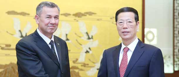 نائب رئيس مجلس الدولة الصيني يلتقي مع نائب رئيس وزراء تركمانستان