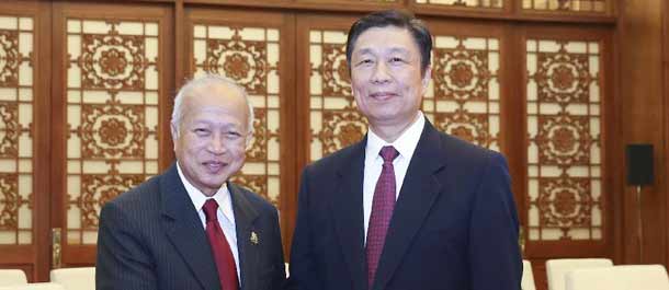 نائب الرئيس الصيني يلتقى برئيس حزب فونسينبك الكمبودي