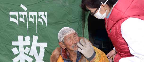 عدد القتلى يرتفع إلى 17 في التبت بعد زلزال نيبال
