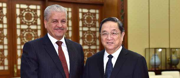كبير المستشارين السياسيين يتعهد باقامة شراكة أقوى مع الجزائر