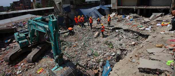 ارتفاع حصيلة قتلى زلزال نيبال إلى أكثر من 7 آلاف