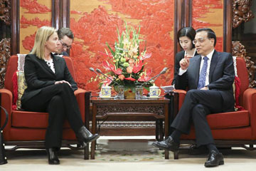 رئيس مجلس الدولة الصينى يجتمع مع مسئولة السياسة الخارجية فى الاتحاد الاوروبى