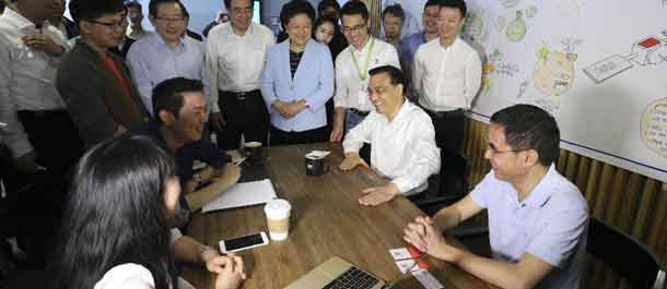 رئيس مجلس الدولة الصيني يرفع معنويات الشركات الناشئة في وادي السليكون للصين