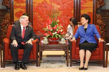 نائبة رئيس مجلس الدولة الصينى تجتمع مع حاكم ولاية ماريلاند الامريكية