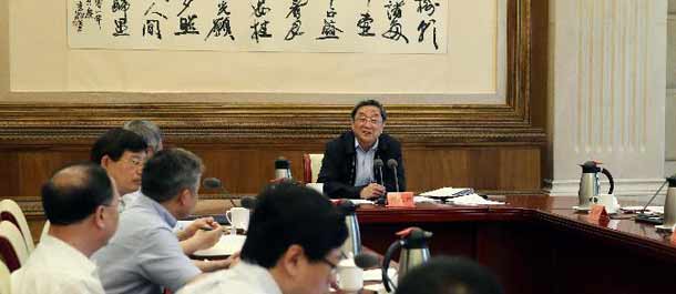 كبير المستشارين السياسيين الصينيين يجتمع مع مديري الاعمال الصينيين