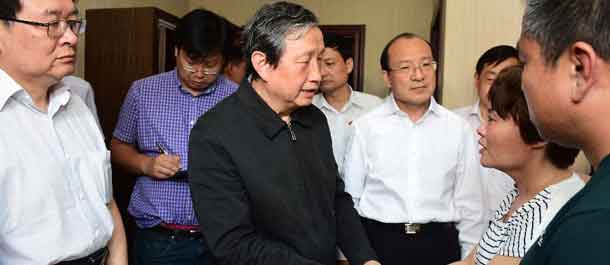 نائب رئيس مجلس الدولة الصيني يعزي أهالي ضحايا سفينة "نجمة الشرق"