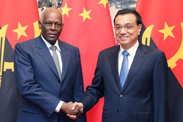 رئيس مجلس الدولة الصينى يجتمع مع الرئيس الأنجولى