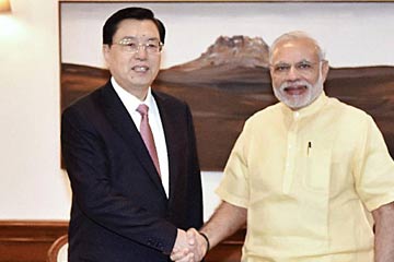 كبير المشرعين الصينيين يدعو لتقوية التعاون بين الاجهزة التشريعية في الصين والهند