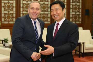 نائب الرئيس الصيني يلتقي بوزير خارجية بولندا