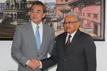 وزير الخارجية: الصين تعلن عن حزمة مساعدات لإعمار نيبال بعد الزلزال