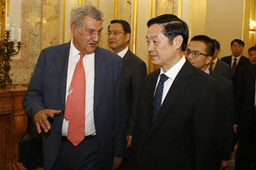 مسئول صيني يحث على تعزيز التعاون الصيني-الاسبانى فى إطار "الحزام والطريق"