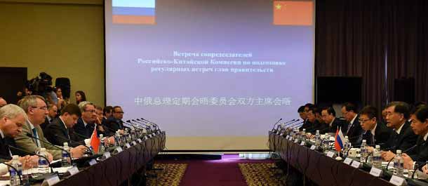 الصين تحث على بذل جهود لتعزيز التعاون الاقتصادي والتجاري مع روسيا