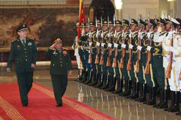 الصين ولاوس تتعهدان بإقامة علاقات عسكرية أوثق