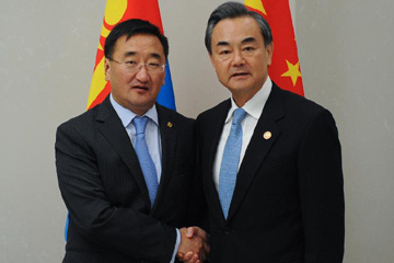 وزير الخارجية الصيني: الممر الاقتصادي الثلاثي سيعزز التعاون بين الصين ومنغوليا