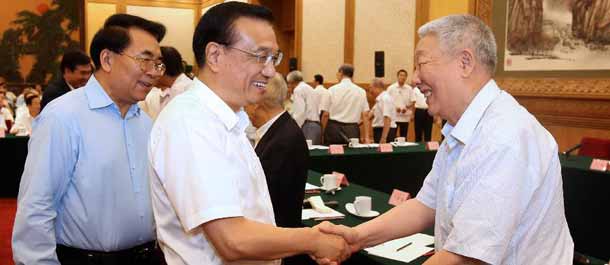 رئيس مجلس الدولة الصيني يشجع الإختراقات العلمية والتكنولوجية