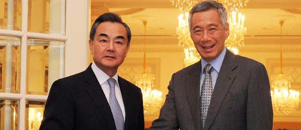 الصين وسنغافورة تتعهدان بتعزيز التعاون الثنائي