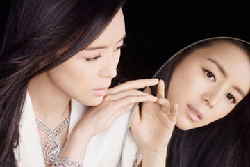 البوم صور للممثلة الصينية تشانغ جينغ تشو