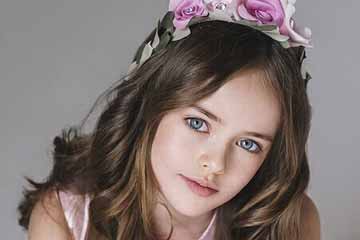 أجمل فتاة في العالم: موديلة روسية عمرها 9 سنوات
