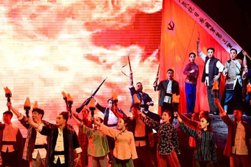 مسرحية "نيران الحرب في جبل تيآنفو" تعرض لذكرى النصر