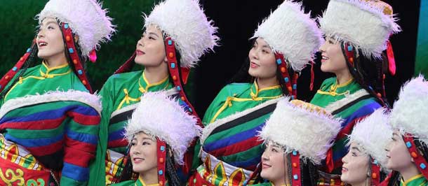 التبت تفتتح معرضا لانجازاتها منذ تأسيسها