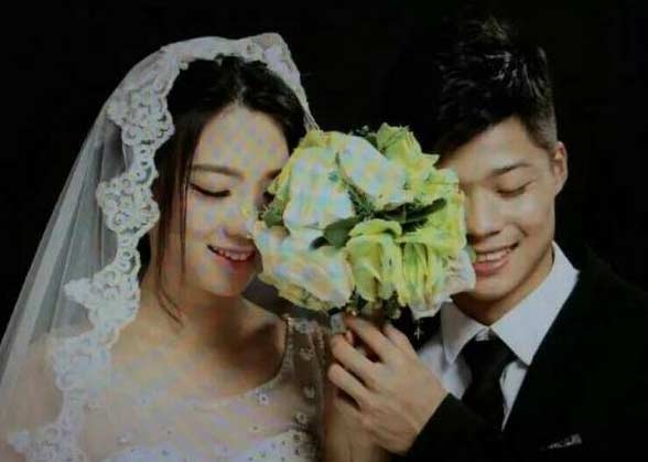 بطل صيني يعرض صوره الزفافية على الانترنت