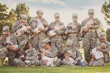 صور رضاعة الجنديات الأمهات الأمريكية لأولادهن