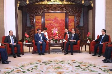 نائب رئيس مجلس الدولة الصيني يلتقي بوزراء الاقتصاد والتجارة في منظمة شانغهاي للتعاون
