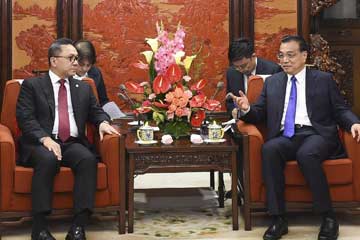 رئيس مجلس الدولة الصيني يتعهد بتعاون أوثق مع اندونيسيا