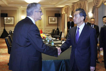 وزير الخارجية الصيني يجتمع مع رئيس الدورة ال70 للجمعية العامة للأمم المتحدة